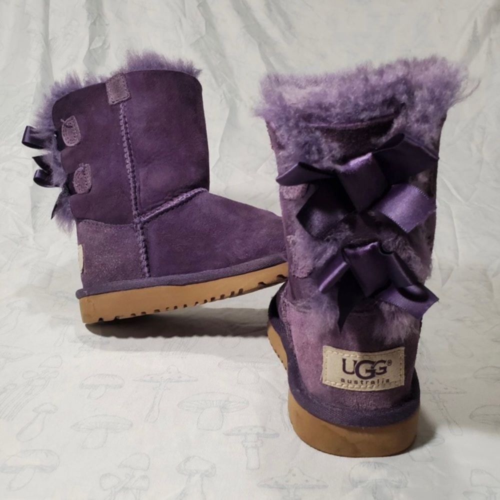 Girls Toddler Authentic Ugg Bailey Bow II Boots / Size 8 / Purple